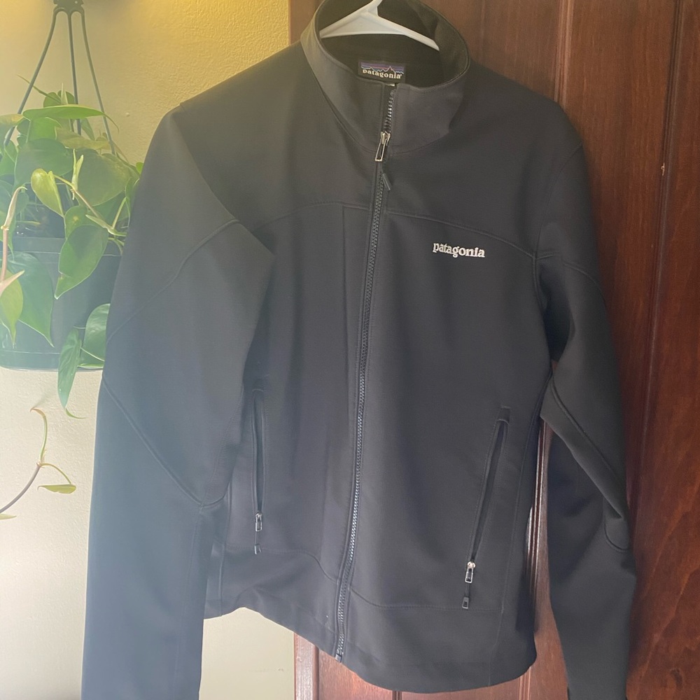 Patagonia black rain slicker